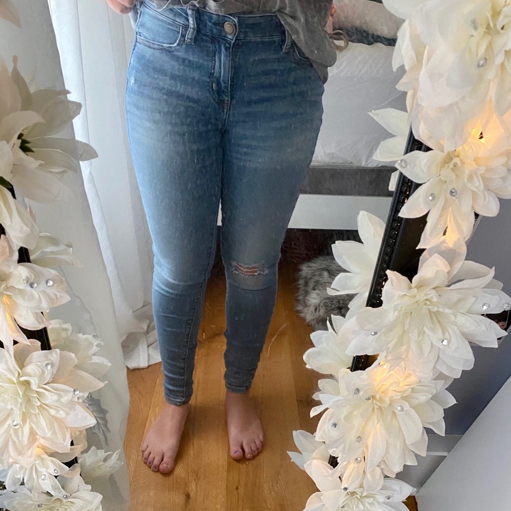 CLOSET CLEAROUT ‼️ American Eagle Jeans